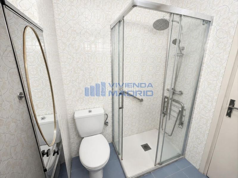 Foto 5740951d-231a-42fc-99f1-01b674e70157. Piso en Valdeacederas Madrid