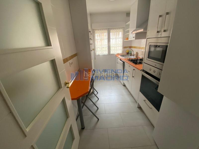 Foto aee63ea1-4f9a-4f49-8298-3fd13d960d66. Piso en Palomeras Bajas Madrid