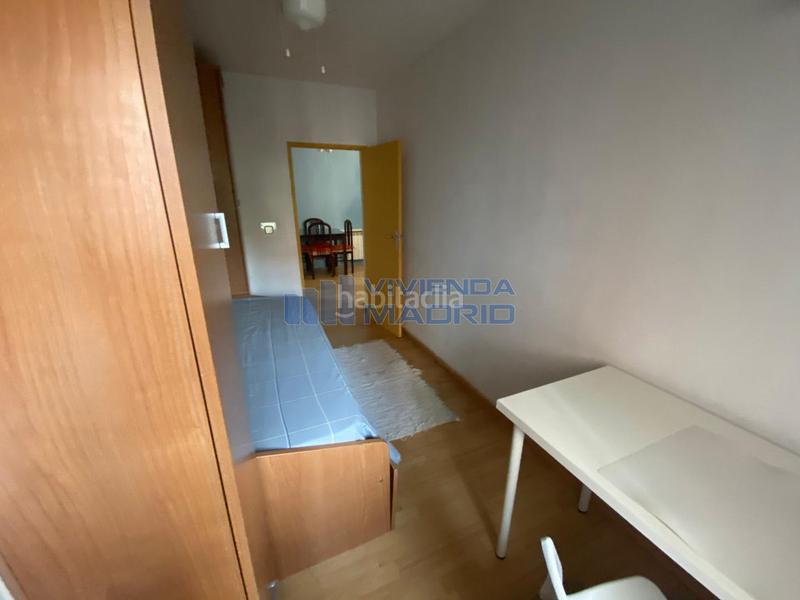 Foto b998bdb7-59d8-480d-be76-31c9b11f888a. Piso en Palomeras Bajas Madrid