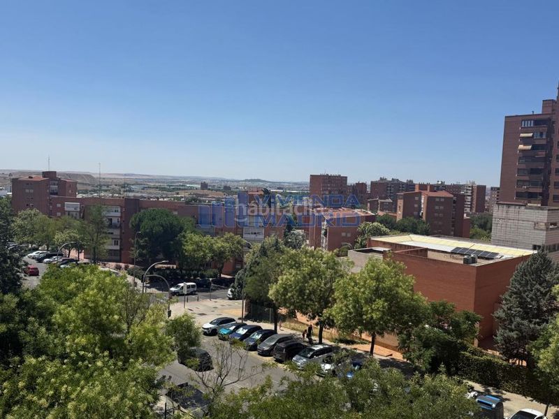 Foto c0be163e-560d-4ca4-83d9-a465eb82c158. Pis a Palomeras Sureste Madrid