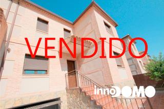 Xalet a Villaluenga de la Sagra. Chalet adosado en venta en villaluenga de la sagra-toledo