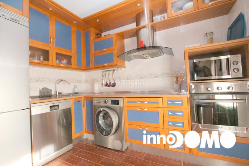 Foto 88421b72-a102-4e62-a49d-e2f8f17a64e5. Casa pareada chalet en venta -toledo en Argés