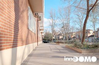Pis a Santos. Piso ocupado en venta en calle san lorenzo-leganes