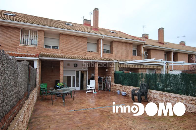 Foto 9a4a85f6-6146-4d37-9586-9412f4c490ef. Casa adossada amb calefacció piscina a Moraleja de Enmedio
