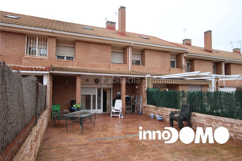 Foto d2599adf-60e0-4afe-8a50-809bb98c861e. Casa adossada amb calefacció piscina a Moraleja de Enmedio