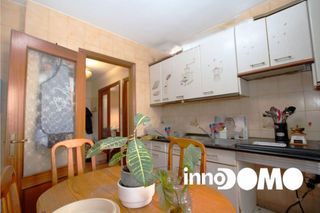 Pis a Calle reyes católicos 8. Piso en venta en reyes, parla