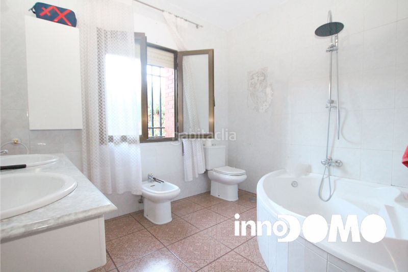 Foto 5bbe7284-2b34-4f21-a28a-8a6397c7d90b. Casa amb xemeneia calefacció aparcament a Bargas