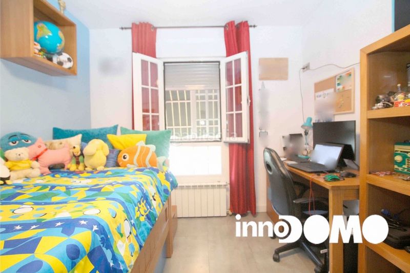 Foto 571dccaa-4570-47a0-9421-2a200ad4e90a. Casa adossada amb xemeneia calefacció aparcament a Getafe