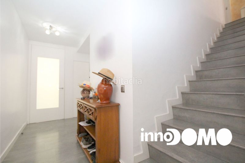 Foto e9bd466b-cc02-4d43-bcbe-77342f46a88b. Casa adossada amb xemeneia calefacció aparcament a Getafe
