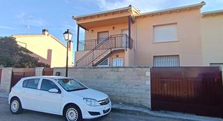 Casa aparellada en Horche. Para entrar a vivir