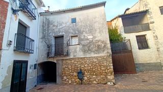 Maison à Pareja. Necesita mejoras