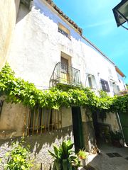 Casa a Pareja. Necesita mejoras