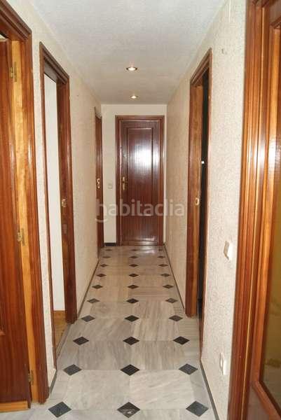 Foto bc9ff8e8-d162-4482-8ba7-987e47e6c810. Apartament amb calefacció aparcament piscina a Playa Levante Benidorm