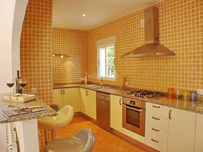 Foto 51bd3a33-7e02-47b6-bbf7-21be071054b7. Chalet mit heizung pool in Casco Urbano Moraira