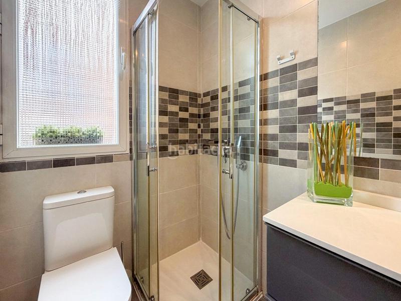 Foto 1824eb76-20ea-41fc-8bc4-6833de38b003. Alquiler piso luminoso piso de 2 dormitorios con dos balcones en la Guindalera. en Madrid