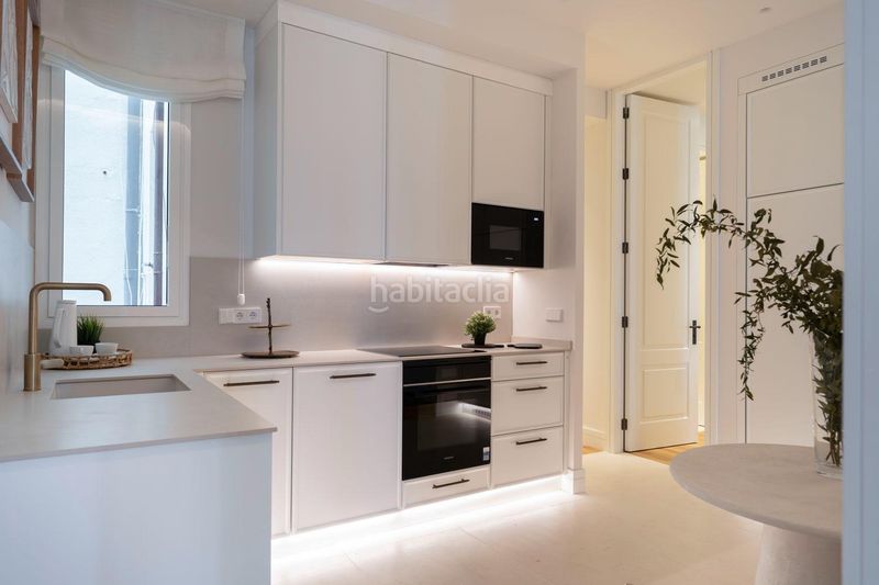 Foto 08c5f680-6610-413f-bd3b-ed9f10ee76d6. Rent flat in Sol Madrid