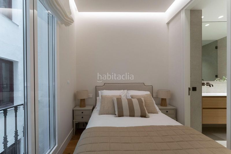 Foto 2c8ba0e7-dfc7-4f0a-894d-8a0fbdab1460. Rent flat in Sol Madrid