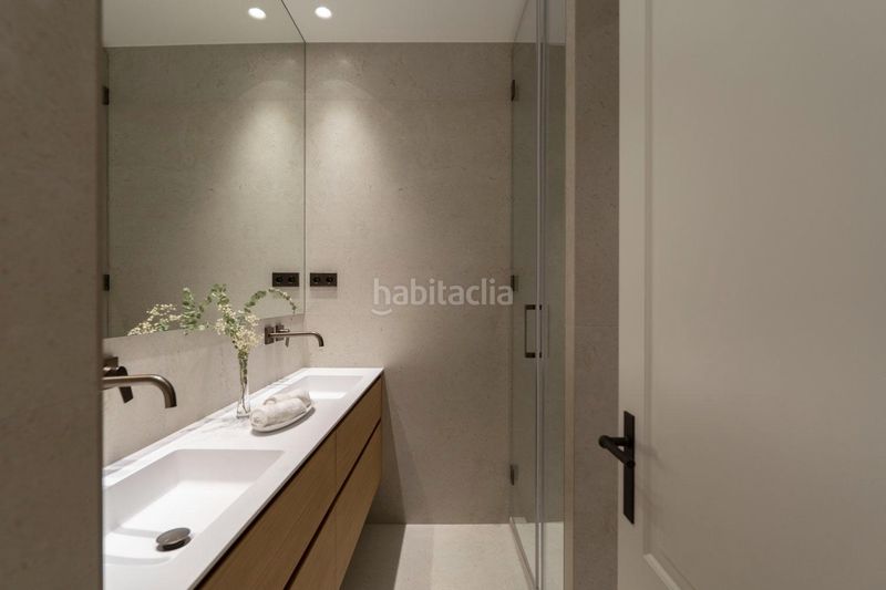 Foto 9fd44200-679c-41a7-9cc1-f41215ed2ee2. Rent flat in Sol Madrid