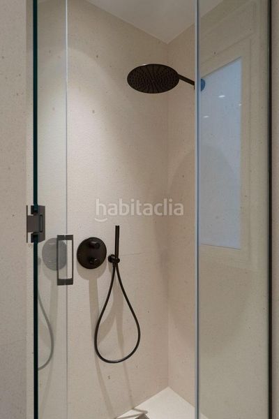 Foto ac00c6d4-371d-44c3-b217-93f0d3eecc54. Rent flat in Sol Madrid