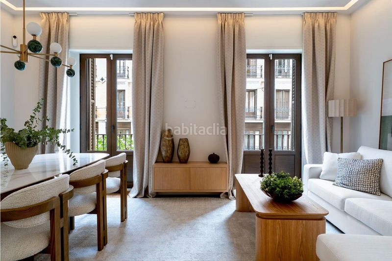 Foto d00accda-cbef-414f-9f71-36428f9663fd. Rent flat in Sol Madrid