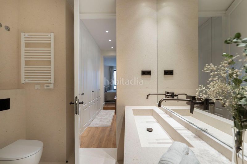 Foto ef5db4cd-6d6d-4595-8410-9d270f0027fa. Rent flat in Sol Madrid