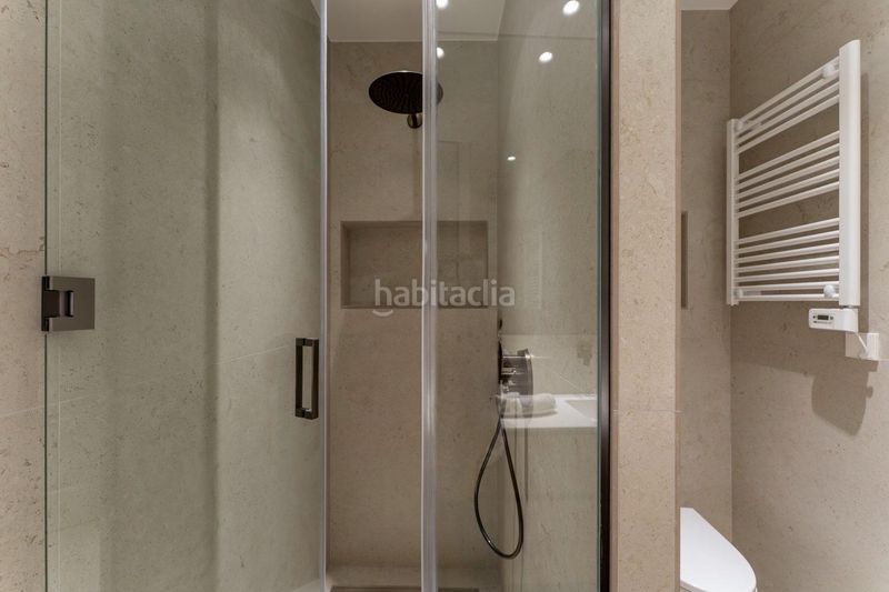 Foto f9a4f2f9-8b35-4c19-8fb5-a6b3468f4775. Rent flat in Sol Madrid