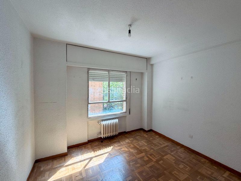 Foto 80261f3c-8a9f-4042-92d3-cfae044eb2d5. Pis amb aparcament a Alameda de Osuna Madrid