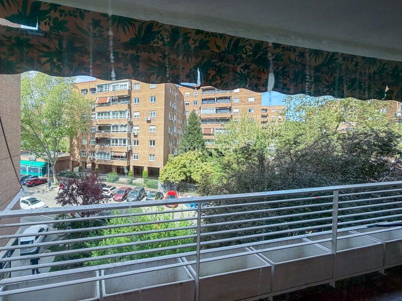 Foto bbd39fa7-0668-4741-a86d-dbb27acfe6e9. Pis amb aparcament a Alameda de Osuna Madrid