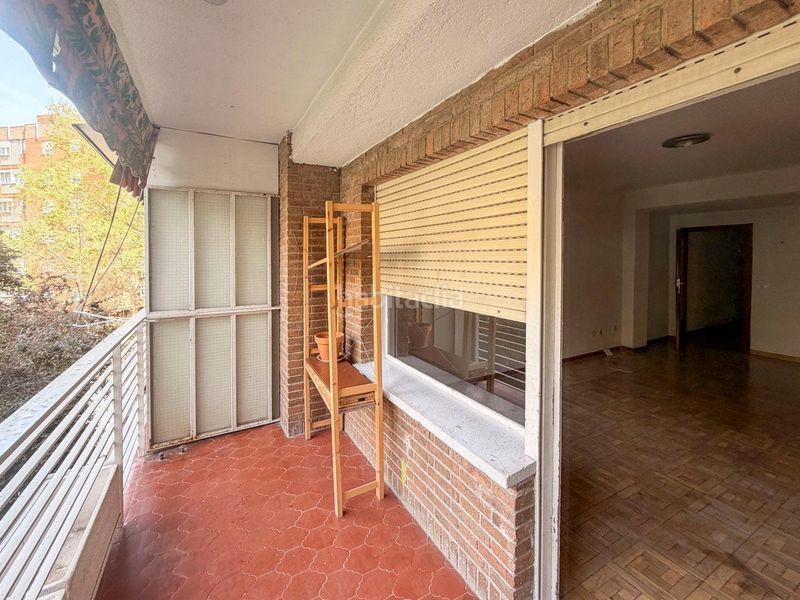 Foto c74f9bdb-0b72-446e-a9b7-ed9fdc3ef996. Pis amb aparcament a Alameda de Osuna Madrid