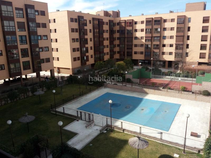 Foto 7c5cefae-2bfb-4a70-926e-cb4a47b6646d. Piso en calle de deyanira 59 piso de dos dormitorios. gareje. urbanización con piscina, padel, gimnasio y portero 24h. zona plenilunio en Madrid