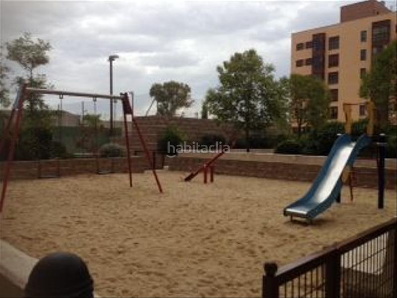 Foto a18d6967-1d1c-4914-88c5-a96803477d3e. Piso en calle de deyanira 59 piso de dos dormitorios. gareje. urbanización con piscina, padel, gimnasio y portero 24h. zona plenilunio en Madrid