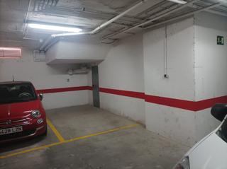 Lloguer Aparcament de moto a Calle torres quevedo 17. Plaza de parking para moto