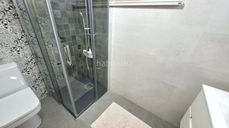 Foto c6d11c4b-58c2-408d-a55d-47476d21f312. Xalet amb xemeneia calefacció aparcament piscina a Alicante