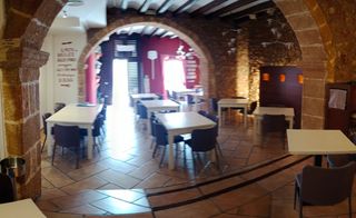 Local Comercial a Puerto. Local comercial en venta y alquiler en el puerto de jávea  ubica