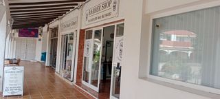 Business premise in Montañar-El Arenal. Local con peluquería y vivienda anexa en venta