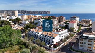 Apartament a Montañar-El Arenal. Encantadora casa adosada mediterránea con varias terrazas a poco