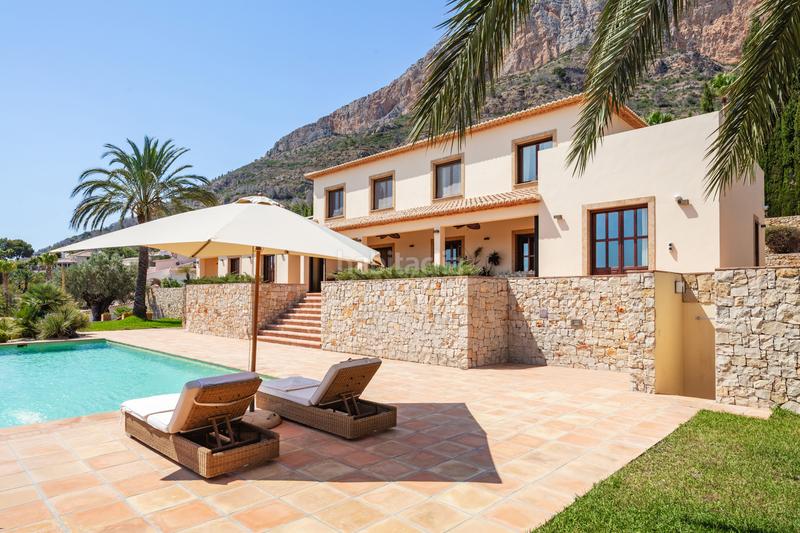 Foto 01b6c80e-a556-4d5c-8c33-275142232f09. Casa villa armonía elegancia, lujo y vistas panoramicas en el montgó en Xàbia
