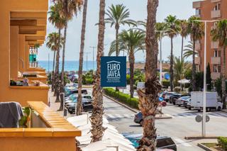 Apartament a Montañar-El Arenal. Encantador piso a pie de la playa arenal en javea