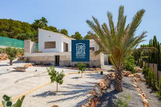 Casa a Partida Comunes-Adsubia. Villa paros de planta baja en construcción con vistas abiertas a