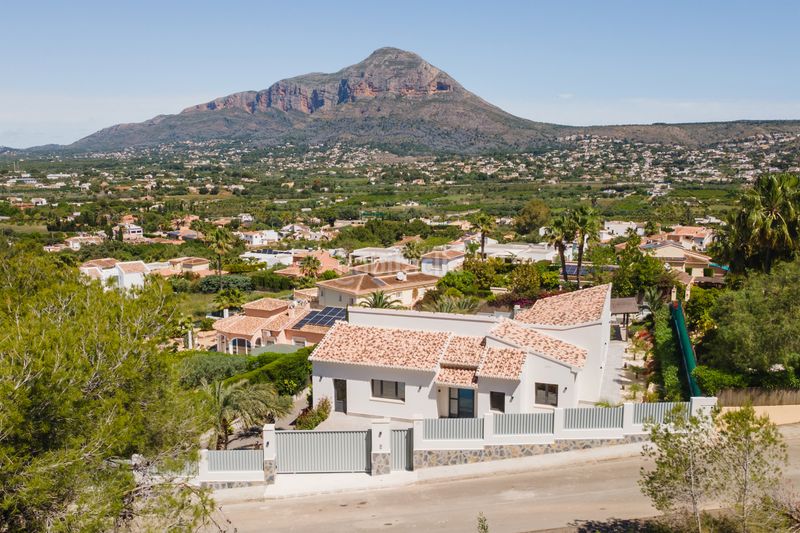 Foto d77f2c56-f4a9-46cc-91f1-96775ec3c472. Casa amb piscina a Partida Comunes-Adsubia Xàbia