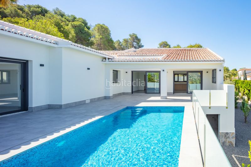 Foto e385f610-0dff-4e4d-a243-f211ea56b6f3. Casa amb piscina a Partida Comunes-Adsubia Xàbia