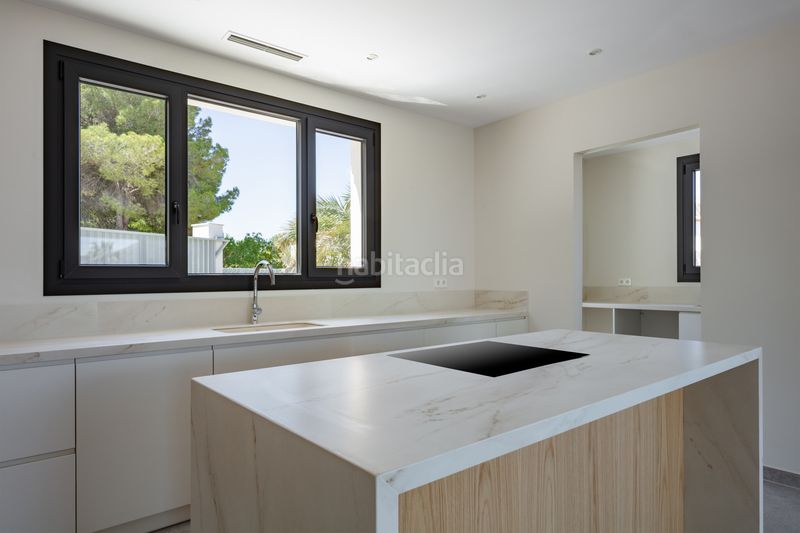 Foto f03f758a-fe50-42a2-ab32-5be14ac372e1. Casa amb piscina a Partida Comunes-Adsubia Xàbia