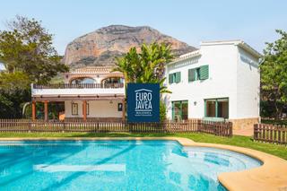 Maison à Montgó - Ermita. Villa lucent a la venta en exclusiva en la zona del montgó en já