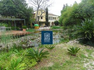 Casa a Beniarbeig. Propiedad excepcional con finca, lago privado y con gran potenci