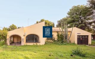 Casa a Partida Comunes-Adsubia. Villa con licencia de reforma y ampliación en el tosalet, jávea