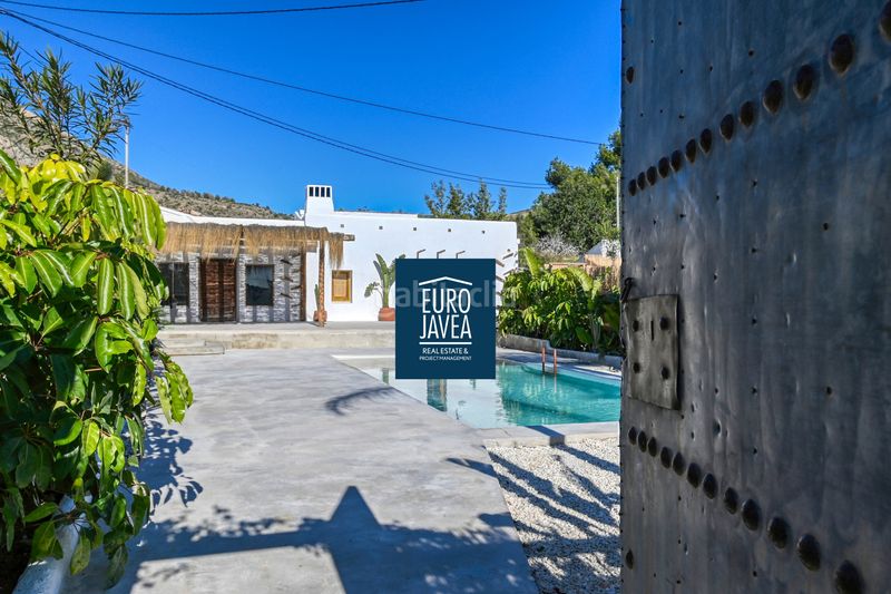 Foto acba0e4b-90ff-4311-9dd8-975fda49c7c1. Casa amb piscina a Montgó - Ermita Xàbia