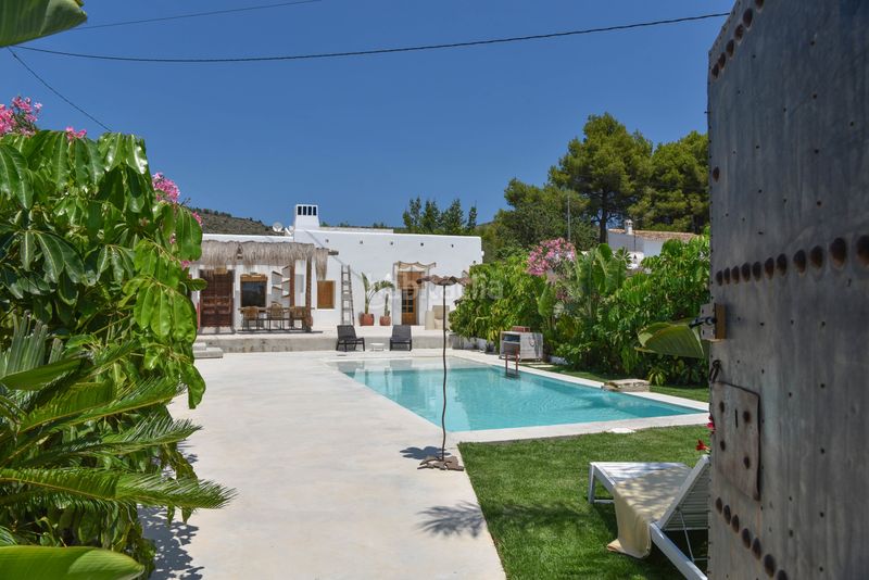 Foto f7fce36b-5b72-4abc-a7d6-7bca00b98362. Casa amb piscina a Montgó - Ermita Xàbia