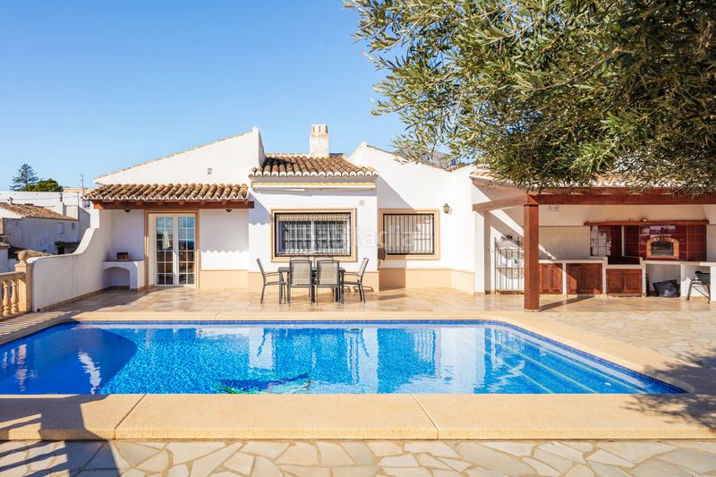 Foto 8950cfac-5af0-4240-bb51-94b2730a8f69. Casa amb calefacció aparcament piscina a Puerto Xàbia