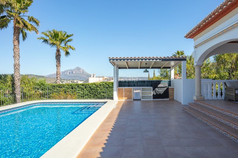 Foto dea8f51b-d768-4f8b-b1fe-e61781a3935a. Casa amb calefacció aparcament piscina a Cap Martí - El Tossalet - Pinomar Xàbia