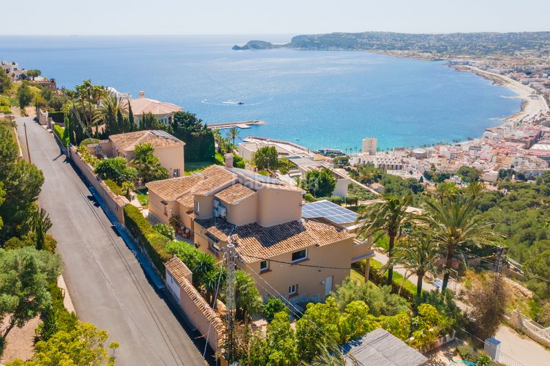 Foto dce544e7-a3bc-4fb4-a642-3b0a5cf2a80b. Casa amb calefacció aparcament piscina a Puerto Xàbia